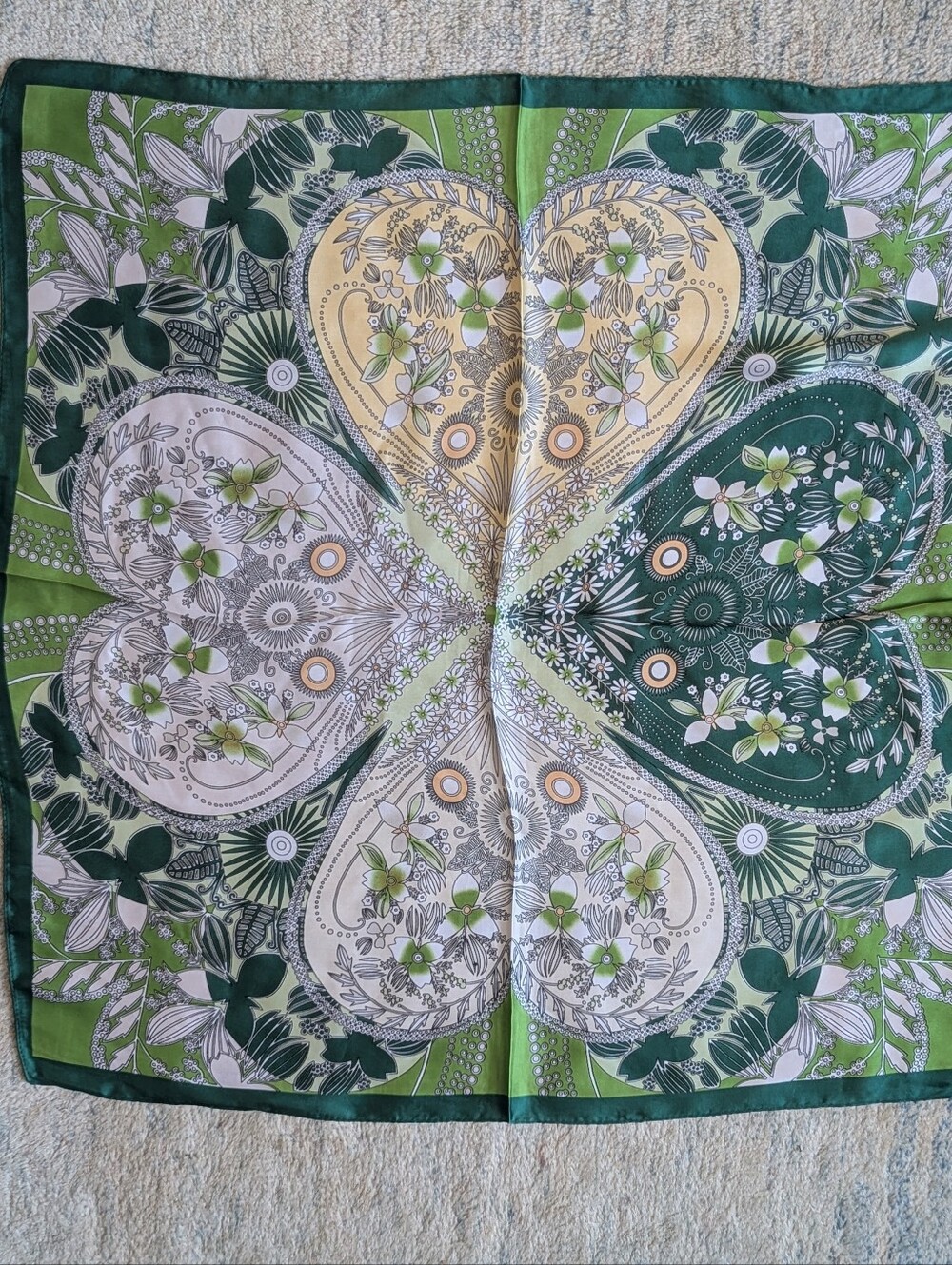 Green Floral Heart-Pattern Square Silk Feel Scarf 27"